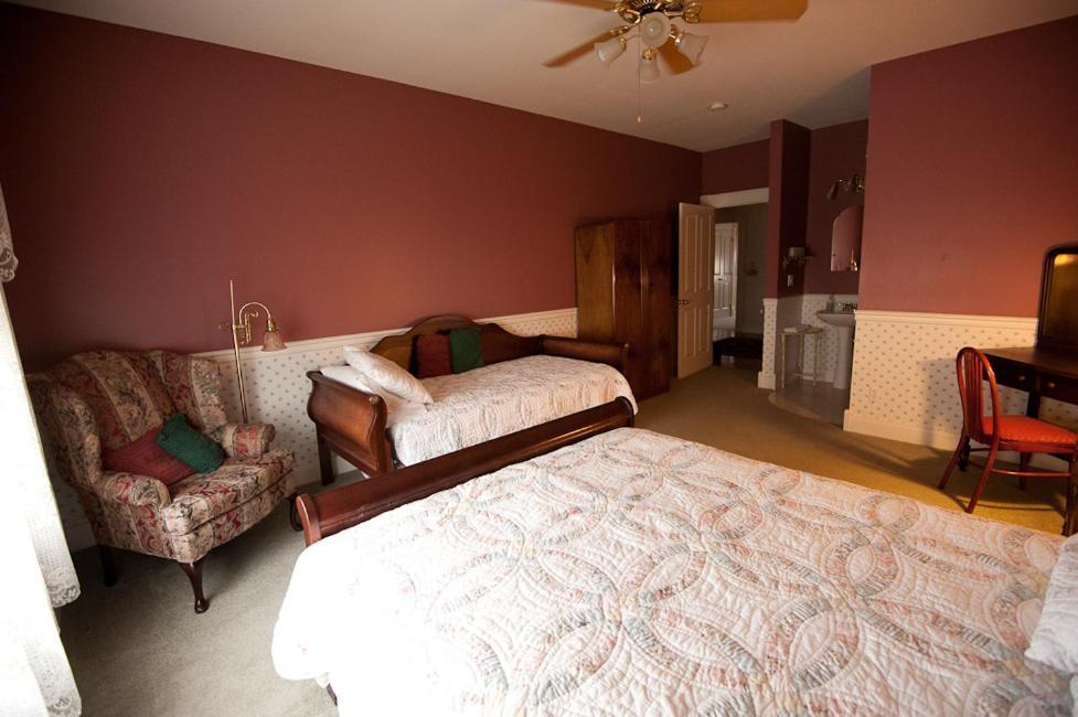 Victorian Veranda Country Inn Lawrence Quarto foto